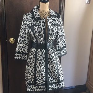 Gorgeous print rain coat ☔️